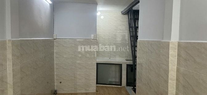 Nhà Bán : đường Lạc Long Quân, Quận Tân Bình - dt:20m2, trệt, 2 lầu