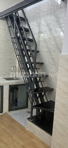 Nhà Bán : đường Lạc Long Quân, Quận Tân Bình - dt:20m2, trệt, 2 lầu
