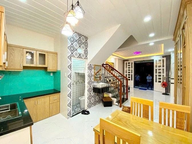 NHÀ NGAY CHỢ TÂN BÌNH🔥ĐÔNG HỒ Phường 8 GIÁ 4,290 TỶ/52M2 Sổ riêng 
