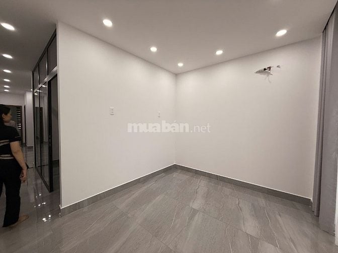 Bán nhà mặt tiền mới xây đường số 37 P. Bình Thuận 