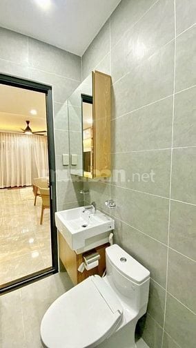 NHÀ LÔ GÓC - NGANG KHỦNG 5.3M - HẺM 6M - 3 TẦNG - 54M2 -  QUẬN 10 