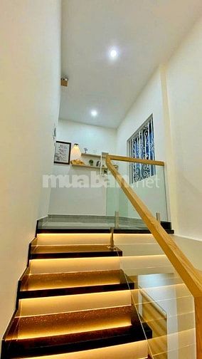 NHÀ LÔ GÓC - NGANG KHỦNG 5.3M - HẺM 6M - 3 TẦNG - 54M2 -  QUẬN 10 