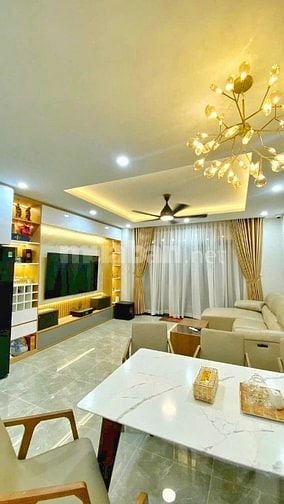 NHÀ LÔ GÓC - NGANG KHỦNG 5.3M - HẺM 6M - 3 TẦNG - 54M2 -  QUẬN 10 