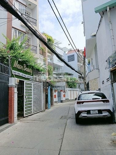 NHÀ LÔ GÓC - NGANG KHỦNG 5.3M - HẺM 6M - 3 TẦNG - 54M2 -  QUẬN 10 
