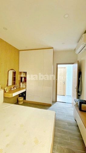 NHÀ LÔ GÓC - NGANG KHỦNG 5.3M - HẺM 6M - 3 TẦNG - 54M2 -  QUẬN 10 