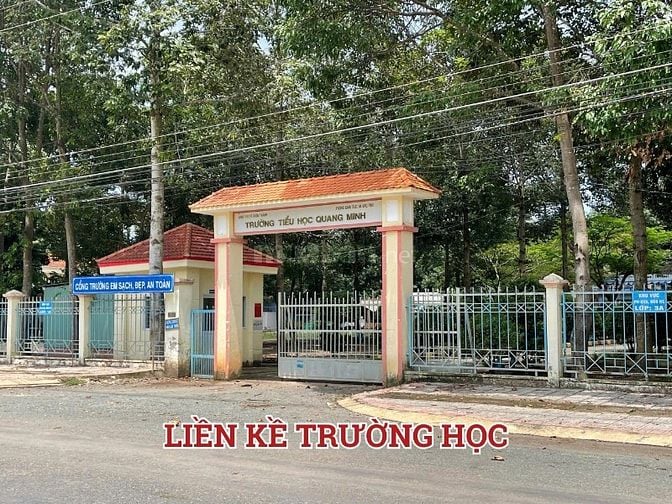 Đất mặt tiền đường 32m ngay chợ trường UBND Quang Minh