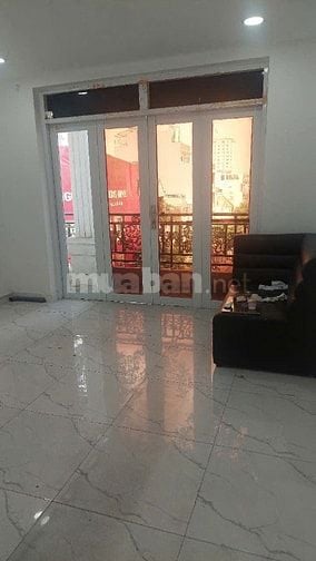 Cho thuê nhà hẻm 3m(BG) Võ Văn Kiệt, P.Cầu Kho, Q.1 giá 10.5tr
