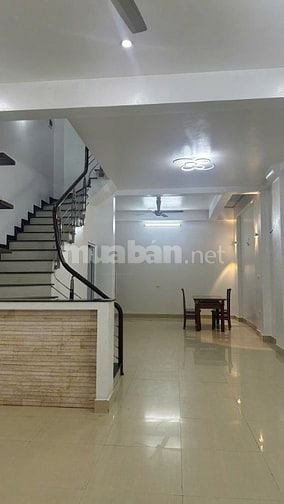 Bán nhà Hoàng Văn Thái 4 tầng, ngõ ô tô, 70m2, ở ngay, phân lô