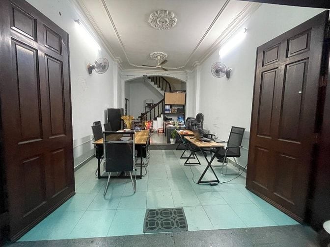 Mặt bằng 449/110 Sư Vạn Hạnh P12 Q10 DT: 4x9m WC + Lối đi riêng