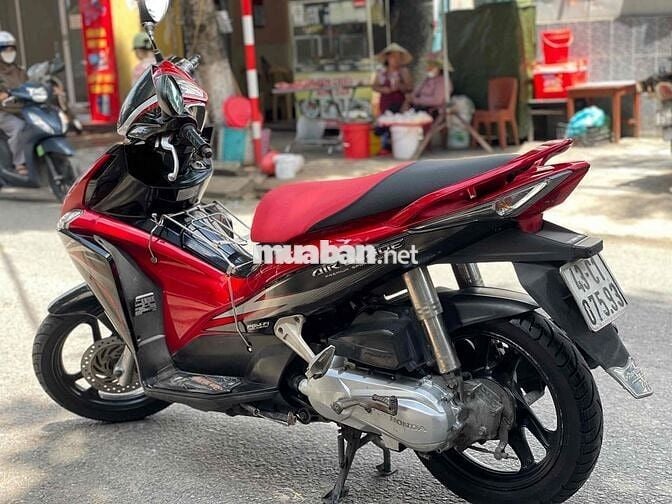 Honda Airblade đầu to phun xăng điện tử