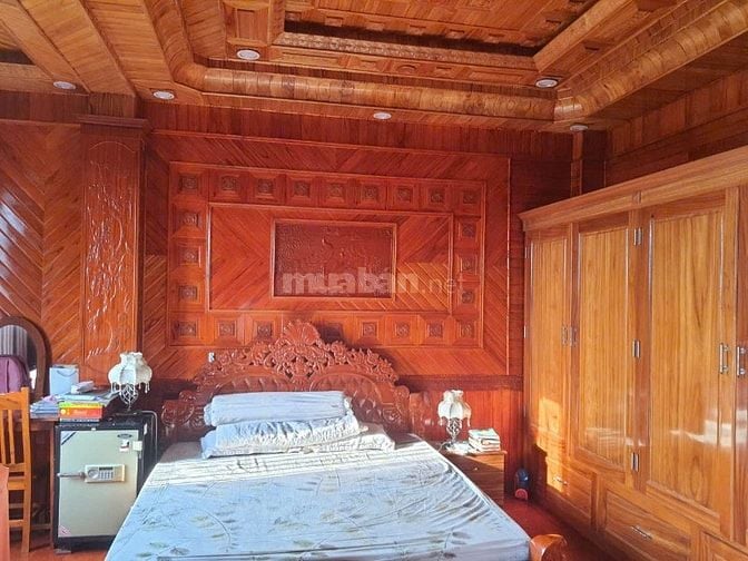  NHÀ 4 LAU 4 PHÒNG NGU, 1 PHONG THỜ, 5 TOLLE,THANG MÁY, PHONG XÔNG HƠI