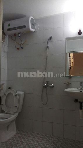 Cho thuê nhà nguyên căn gần trường Bách Khoa, Kinh tế, xây dựng