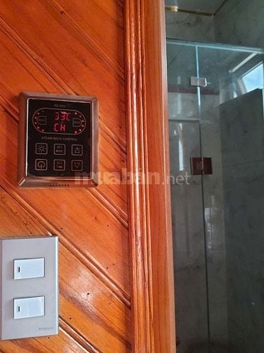  NHÀ 4 LAU 4 PHÒNG NGU, 1 PHONG THỜ, 5 TOLLE,THANG MÁY, PHONG XÔNG HƠI