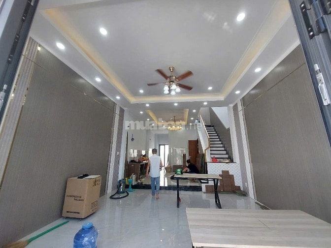 Bán nhà 1 lầu đường Lê Thị Bay, xã Tân Thạnh Đông, CC, SHR, 2,55 tỷ.
