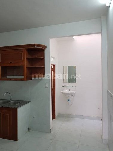 Bán căn nhà gần chợ Bà Hom, Bình Tân,DT 35m2/2ty450,SHR,hẻm 3 gác
