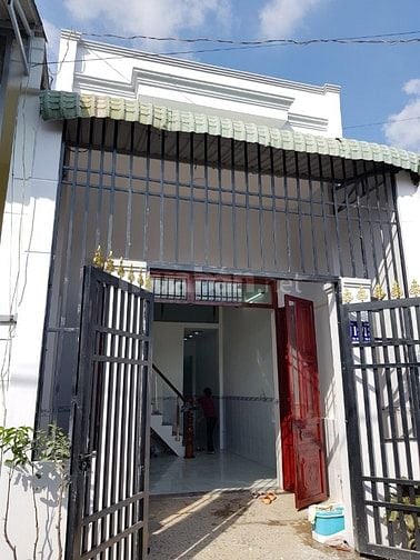 Bán căn nhà gần chợ Bà Hom, Bình Tân,DT 35m2/2ty450,SHR,hẻm 3 gác