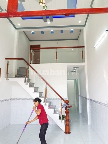 Bán căn nhà gần chợ Bà Hom, Bình Tân,DT 35m2/2ty450,SHR,hẻm 3 gác