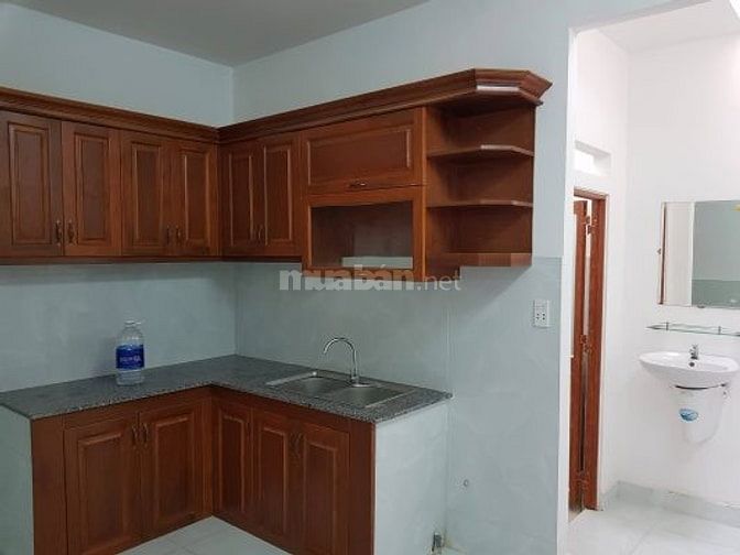 Bán căn nhà gần chợ Bà Hom, Bình Tân,DT 35m2/2ty450,SHR,hẻm 3 gác