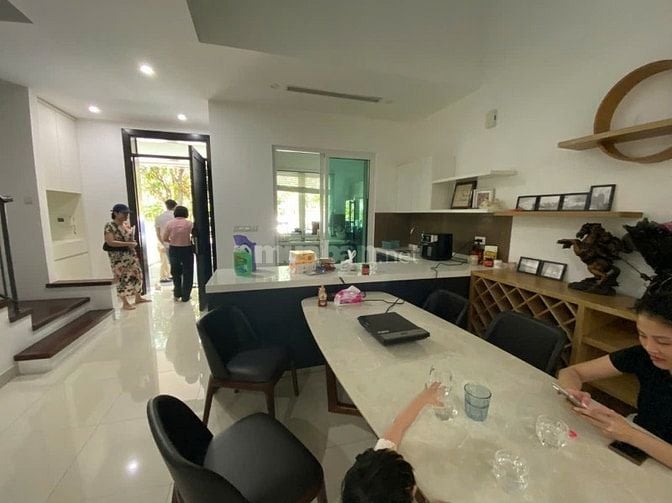 BÁN BIỆT THỰ PARK CITY HÀ ĐÔNG 3 TẦNG 1 TUM DIỆN TÍCH 120m2/sàn 