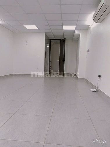 Nhà mặt phố Phạm Văn Đồng thang máy kinh doanh 50m2x6t, giá 25 tỷ