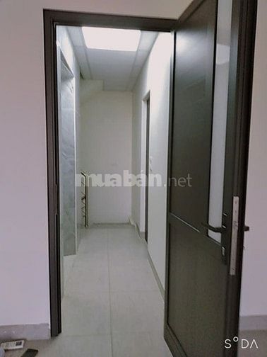 Nhà mặt phố Phạm Văn Đồng thang máy kinh doanh 50m2x6t, giá 25 tỷ