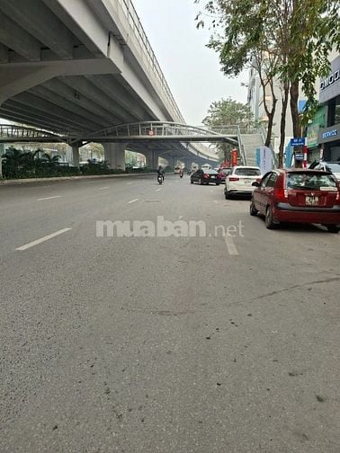 Nhà mặt phố Phạm Văn Đồng thang máy kinh doanh 50m2x6t, giá 25 tỷ