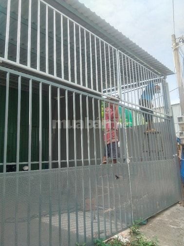 Cho thuê nhà nguyên căn diện tích 5x18, có gác lửng, toilet, sân để hơ