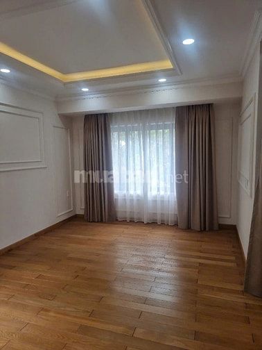 Bán biệt thự Thảo Nguyên góc 2 mặt tiền đường giá 28 tỷ 500