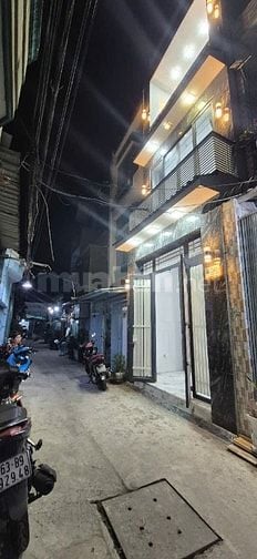 Nhà mới, C17 Mễ Cốc P15, Q8, 1 trệt, 2 lầu BTCT,  N3,5m/NH3,6m x D13m