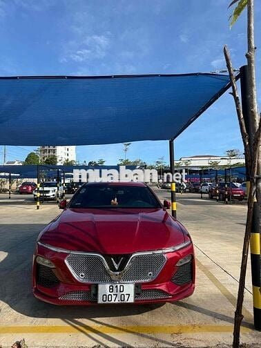 VinFast Lux A2.0 2019 2.0 AT - 51 km