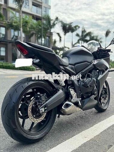 Honda CBR650R E-Clutch