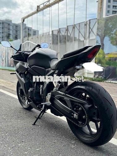 Honda CBR650R E-Clutch