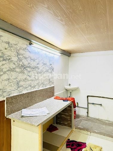 2,98 tỷ Nhà nát cách hxh 1 căn dt đẹp 4 x 7,5 Sổ hồng riêng 