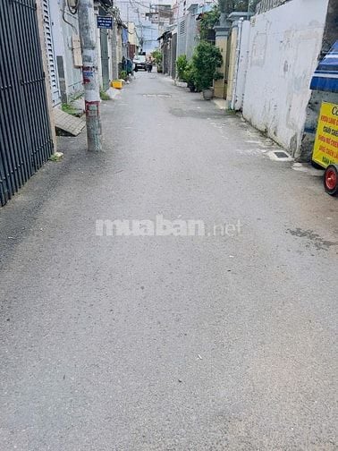 Bán nhà cấp 4 dt 4.9x 14,5m hẻm xe hơi thông gần QL1A giá 4ty2 còn tl 