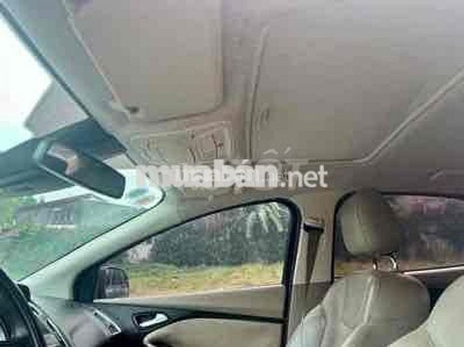 Bán xe Ford Forcus 2017 Titanium-máy ngon turbo.