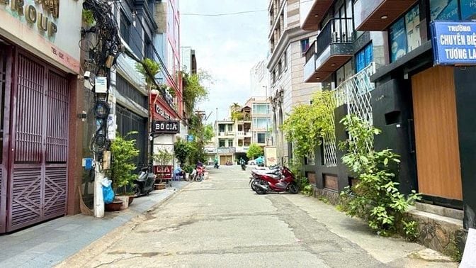 Bán nhà đẹp gần Terra Royal Q3, 3 lầu ST, 3PN, giá 5.98 tỷ chính chủ