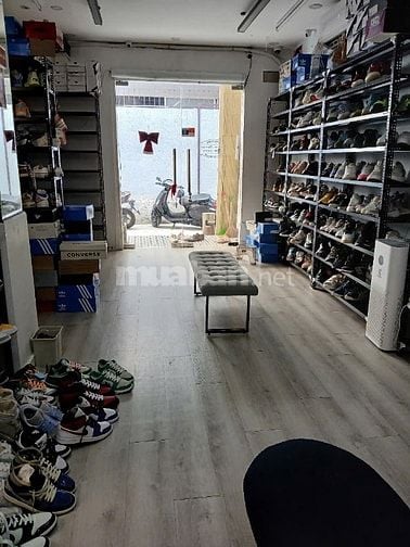 Cho thuê nhà nguyên căn Lê Văn Sỹ Quận 3. Giá 18tr/tháng, hẻm xe hơi