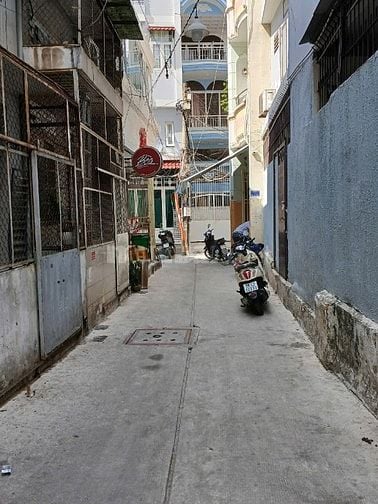 Cho thuê nhà nguyên căn Lê Văn Sỹ Quận 3. Giá 18tr/tháng, hẻm xe hơi