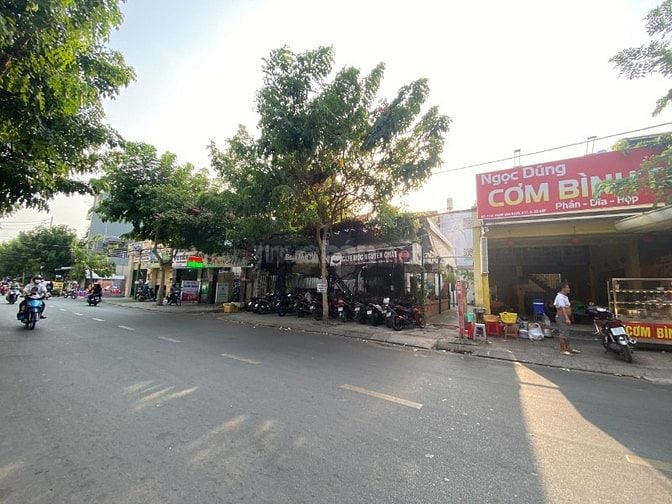 Mặt tiền Phạm Văn Bạch, DT 4x15m, vị trí sầm uất, DCT 15tr/tháng