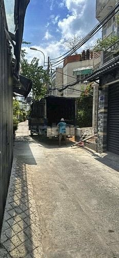 NHÀ NGUYÊN CĂN HXH 30 LÂM VĂN BỀN GẦN TRƯỜNG HỌC NGUYỄN HỮU THỌ Q7