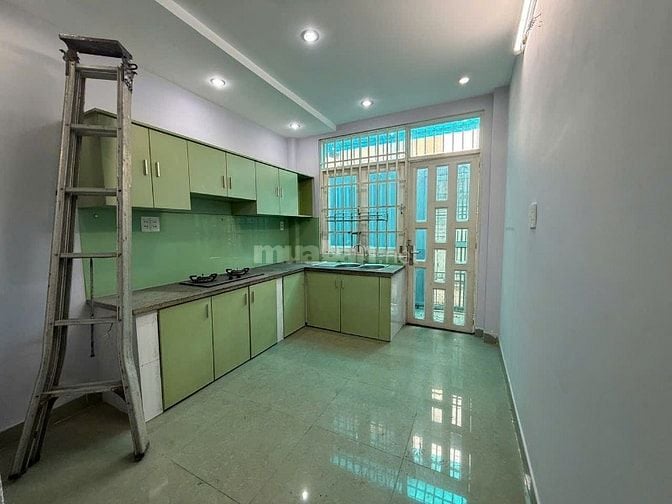 NHÀ NGUYÊN CĂN HXH 30 LÂM VĂN BỀN GẦN TRƯỜNG HỌC NGUYỄN HỮU THỌ Q7