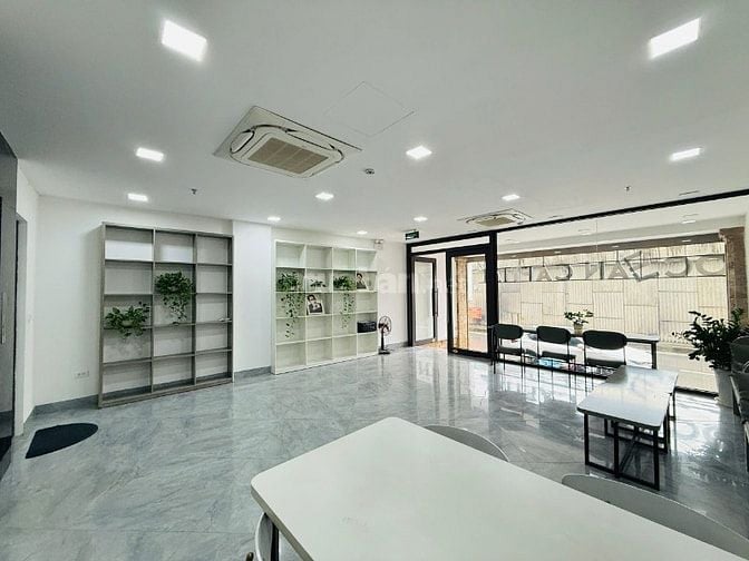 Cho thuê nhà mặt đường Bưởi quận Ba Đình Hà Nội 