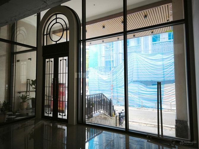 Chính chủ cho thuê T1 + tầng lừng - nhà mặt phố, Kinh Doanh, MT 8.8m