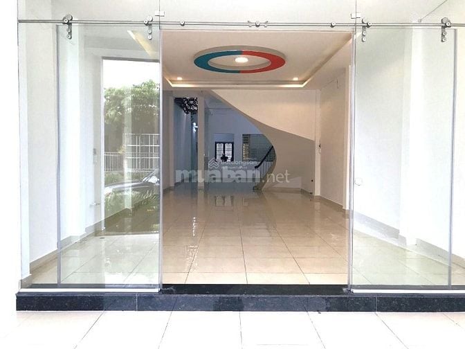 Bán nhà 2 mặt tiền gần sân bay Tân Sơn Nhất, 109m², 27.5 tỷ cực hiếm