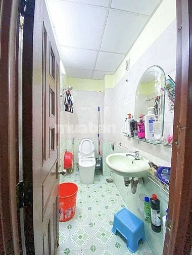 ĐỒNG ĐEN - TÂN BÌNH - 5 PHÒNG - HẺM 6M - DT 5m x 12m Vuông