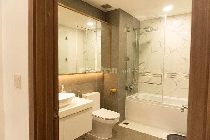 Cho thuê căn hộ Sunwah Pearl 2 phòng ngủ, view sông, full nội thất
