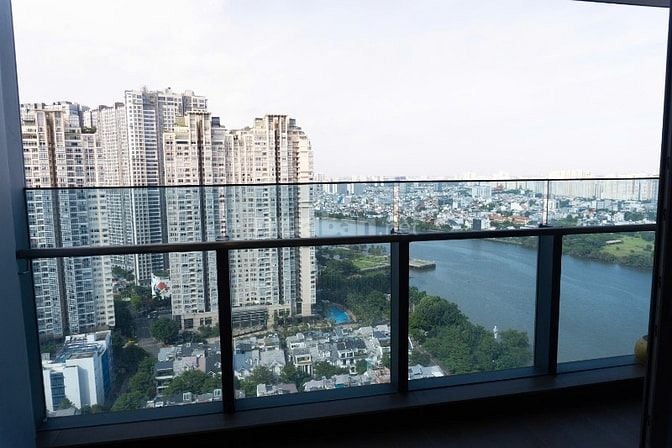 Cho thuê căn hộ Sunwah Pearl 2 phòng ngủ, view sông, full nội thất