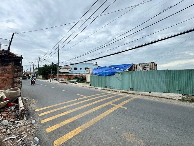 Bán đất mặt tiền , vị trí đắc địa 