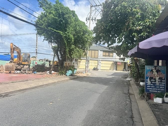 Bán đất mặt tiền , vị trí đắc địa 