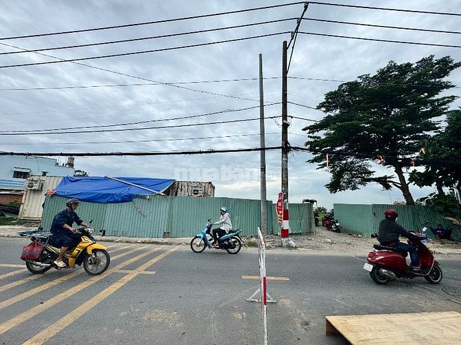 Bán đất mặt tiền , vị trí đắc địa 